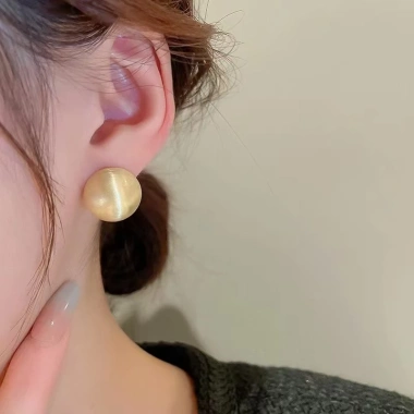Bông tai nữ kim loại cao cấp tròn phong cách cá tính Âu Mỹ - Đi chơi tiệc, giảm còn 25.200đ