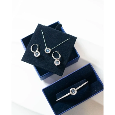 Bông tai Swarovski hoa tai dancing đá tròn sang trọng, nữ tính - Giá ưu đãi 770.000đ