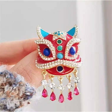 Bông tai thổ cẩm Trung Hoa đỏ - Phụ kiện sang trọng cho corsage, giảm giá 63.955₫ 7