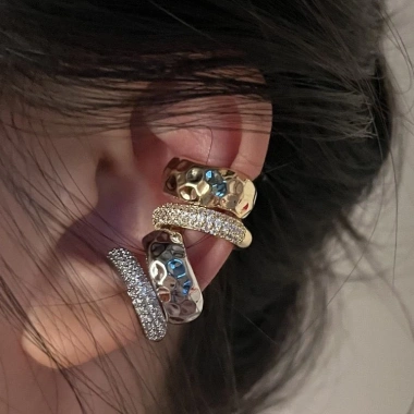 Bông tai tròn đá nguyên khối hai lớp - thiết kế tối giản hiện đại, giá ưu đãi 29.700đ