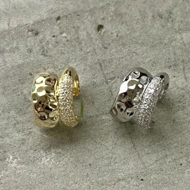 Bông tai tròn đá nguyên khối hai lớp - thiết kế tối giản hiện đại, giá ưu đãi 29.700đ