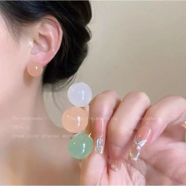 Bông tai viên tròn nhiều màu Hàn Quốc cá tính, dễ phối đồ - 27.000đ