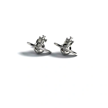 Bông tai Vivienne Westwood sao Thổ NANA - Thiết kế sang trọng, giá ưu đãi 267.368₫