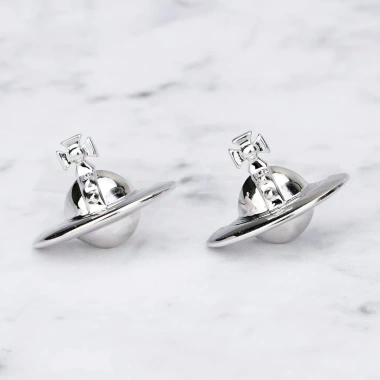 Bông tai Vivienne Westwood sao Thổ NANA - Thiết kế sang trọng, giá ưu đãi 267.368₫ 9 Bông tai Vivienne Westwood sao Thổ NANA - Thiết kế sang trọng, giá ưu đãi 267.368₫ 9