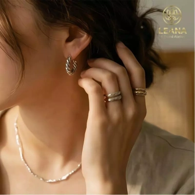 Bông Tai Xoắn Ốc DANA Thiết Kế Tinh Tế, Thời Trang, An Toàn Cho Da – Giá Ưu Đãi 429.000₫ 3 Bông Tai Xoắn Ốc DANA Thiết Kế Tinh Tế, Thời Trang, An Toàn Cho Da – Giá Ưu Đãi 429.000₫ 3