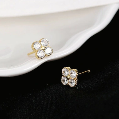 Bông tai zircon hình cỏ bốn lá - Quà tặng Lễ Tình Nhân, giảm giá 20% chỉ 37.967₫