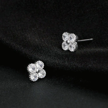 Bông tai zircon hình cỏ bốn lá - Quà tặng Lễ Tình Nhân, giảm giá 20% chỉ 37.967₫