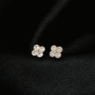 Bông tai zircon hình cỏ bốn lá - Quà tặng Lễ Tình Nhân, giảm giá 20% chỉ 37.967₫ 9 Bông tai zircon hình cỏ bốn lá - Quà tặng Lễ Tình Nhân, giảm giá 20% chỉ 37.967₫ 9
