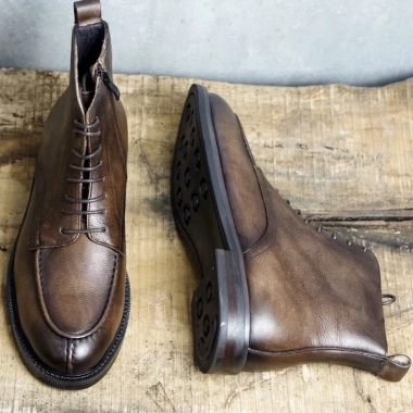 Boot nam ZANE cổ lửng da bê xám, zip kéo hông, mạnh mẽ - 6.337.500₫ 4 Boot nam ZANE cổ lửng da bê xám, zip kéo hông, mạnh mẽ - 6.337.500₫ 4