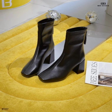 Boot nữ BEESHOES cổ thấp mũi tròn đế vuông cao 6 phân sẵn - màu đen kem giá 558,080₫