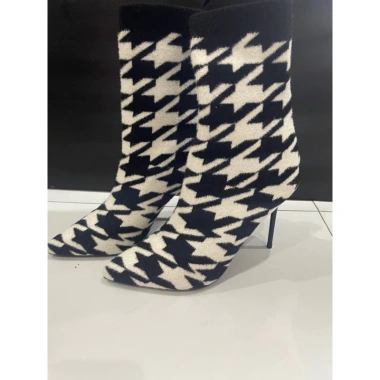 Boot nữ hà cò mới size 36 giảm giá, giá chỉ 900.000đ chất lượng cao chưa dùng