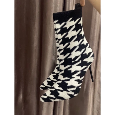 Boot nữ hà cò mới size 36 giảm giá, giá chỉ 900.000đ chất lượng cao chưa dùng 9 Boot nữ hà cò mới size 36 giảm giá, giá chỉ 900.000đ chất lượng cao chưa dùng 9