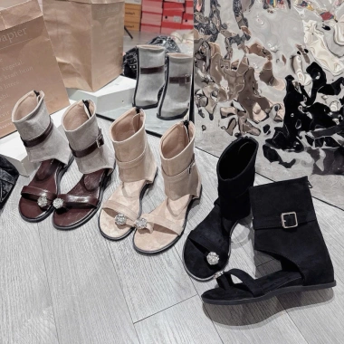 Boot nữ sandan kẹp ngón đá cao 3 phân 3 màu dễ phối giảm giá 270k