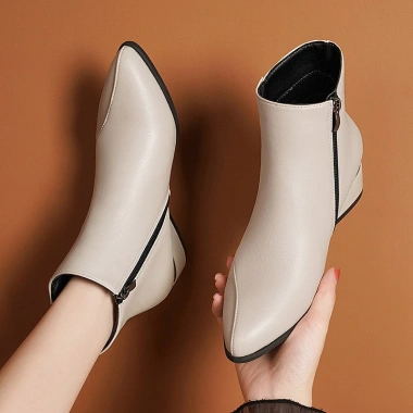 Boots nữ cao gót cổ ngắn mũi nhọn - Giày Martin thời trang Hàn Quốc, giá 429.000đ