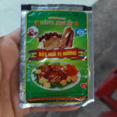 Bột cà ri thơm ngon + Dầu điều nguyên chất - Ngủ vị hương, giảm giá 3.000₫