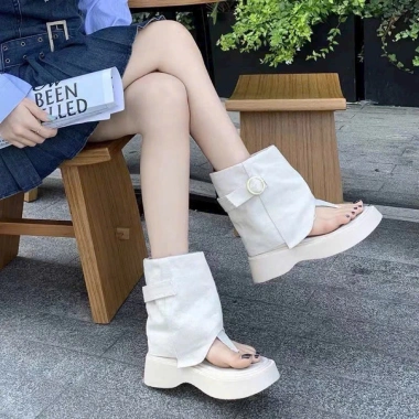 Bốt cổ lượng quai kẹp đáe cao 3cm - Siêu bền, thoáng mát, giá chỉ 239.000đ giảm 20%