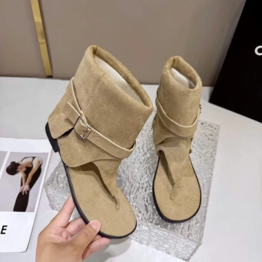 Bốt Nữ Da Lộn Xỏ Ngón 2 Màu Đen Nâu HOTTREND 2.025 - Chân Gầy Mỏng Đặt Lùi 1 Size (Full Box)