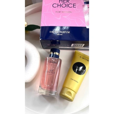 Box Quà Tặng 8/3 Hàng Ba Lan Nước Hoa và Sữa Tắm Nữ La Rive Saffira 100ml
