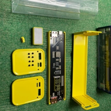 Box Sạc Dự Phòng Trong Suốt 8 Cell 18.650 - Sạc Nhanh 22.5W PD 20W QC 4.0, Vỏ Cyberpunk Giá Sốc