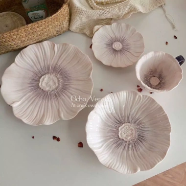 Bumi Homedecor Bộ Bát Đĩa Trà Gốm Sứ Hình Hoa Tím – Bàn Ăn & Ấm Cúng, 85.500₫