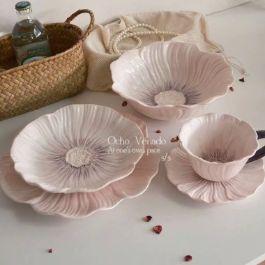 Bumi Homedecor Bộ Bát Đĩa Trà Gốm Sứ Hình Hoa Tím – Bàn Ăn & Ấm Cúng, 85.500₫
