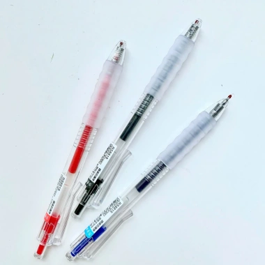 Bút bi gel 0.5mm Đen/Đỏ/Xanh ngòi ST, đệm cao su chống mỏi tay BooksyVN – 9.900 VND 7 Bút bi gel 0.5mm Đen/Đỏ/Xanh ngòi ST, đệm cao su chống mỏi tay BooksyVN – 9.900 VND 7