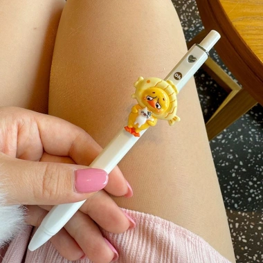 Bút Bi Upset Duck Vịt Vàng Giận Dỗi - Bút Gel Học Sinh, Giá ưu đãi 16.000đ | LOTOMO 3 Bút Bi Upset Duck Vịt Vàng Giận Dỗi - Bút Gel Học Sinh, Giá ưu đãi 16.000đ | LOTOMO 3