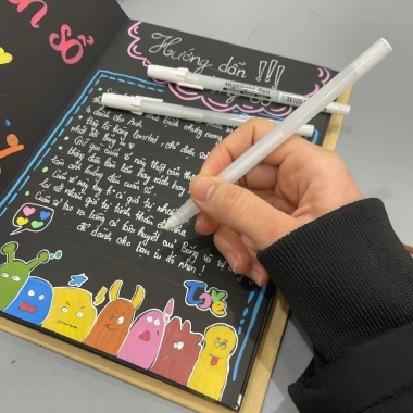 Bút Gel Trắng Viết Nổi Giấy Màu, Đen, Nét Mảnh cho Scrapbook, Bullet Journal Giá 23.900đ 3 Bút Gel Trắng Viết Nổi Giấy Màu, Đen, Nét Mảnh cho Scrapbook, Bullet Journal Giá 23.900đ 3