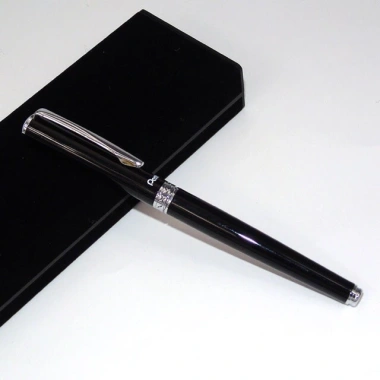 Bút Ký Mực Gel Pentel K611 Đen 0.7mm - Hộp Nhung Sang Trọng, Giá Ưu Đãi 426.800₫