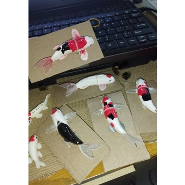 Cá coi nhựa đổ mặt bàn epoxy - Độ bền cao, bề mặt mịn, chỉ 25.000₫ (giảm từ 30.500₫)