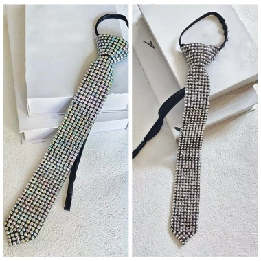 Cà vạt full kim cương đen đầu máy phong cách punk, choker vòng cổ hình học dài, giá 133.920₫