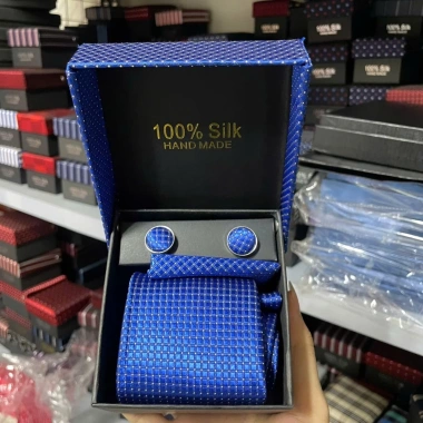 Cà vạt nam 8cm họa tiết hoa văn - Mẫu mới 2.024 kèm hộp, giá ưu đãi 120.000₫ 10
