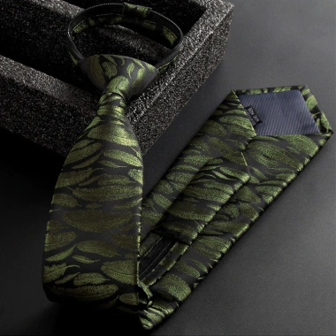 Cà vạt Nam cao cấp bản to 8cm công sở lịch sự, cravat trung niên, giá 89.900đ 10 Cà vạt Nam cao cấp bản to 8cm công sở lịch sự, cravat trung niên, giá 89.900đ 10