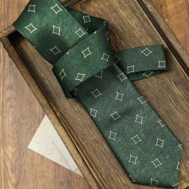 Cà vạt nam họa tiết hình thoi Polysilk sang trọng, 8cm - Giá ưu đãi 175.000đ 3 Cà vạt nam họa tiết hình thoi Polysilk sang trọng, 8cm - Giá ưu đãi 175.000đ 3