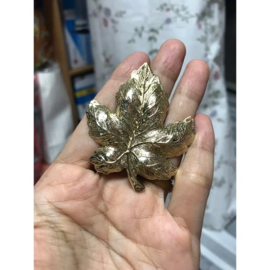 Cài áo hình chiếc lá: phong cách tự nhiên, giá chỉ 30.000đ giảm từ 36.000đ 6 Cài áo hình chiếc lá: phong cách tự nhiên, giá chỉ 30.000đ giảm từ 36.000đ 6