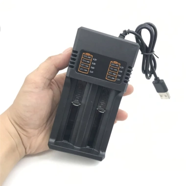 Camplos Bộ sạc pin 2 khe 21.700 18.650 26.650, 2.000mA, AC110-220V và USB 5V - Giá ưu đãi 117.000₫