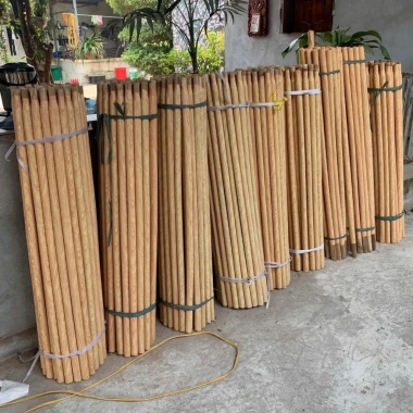 Cán chổi gỗ bạch đàn phi 2,8-3,2cm dài 115cm, giá ưu đãi 10.000đ 6