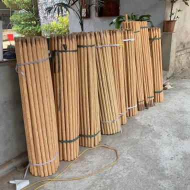 Cán chổi gỗ bạch đàn phi 2,8-3,2cm dài 115cm, giá ưu đãi 10.000đ 8