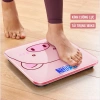 Cân điện tử cường lực 180kg - Hình con heo hot trend, đo sức khỏe chính xác, kèm pin, giá 136k