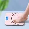 Cân điện tử theo dõi sức khỏe họa tiết heo hồng dễ thương – Tặng pin, tiện ích 24/7, chỉ 109k 6