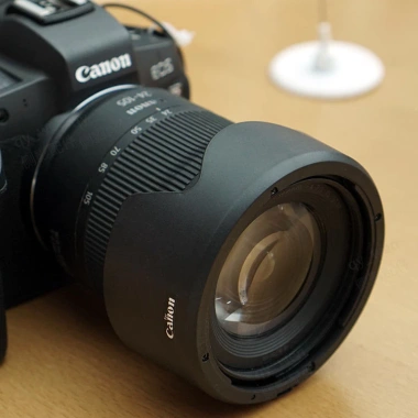 Canon RF 24-105mm STM Lens Hood 67mm cho EOS RP R5 R6 Thích hợp EW73D giá 228.800₫ 3