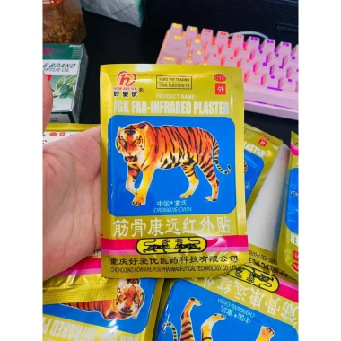 Cao dán cọp 7 chữ Thái Lan - Hộp 100 gói (4 miếng) Giá ưu đãi 462.700₫