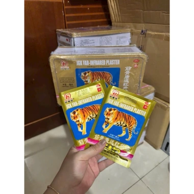 Cao dán cọp 7 chữ Thái Lan - Hộp 100 gói (4 miếng) Giá ưu đãi 462.700₫