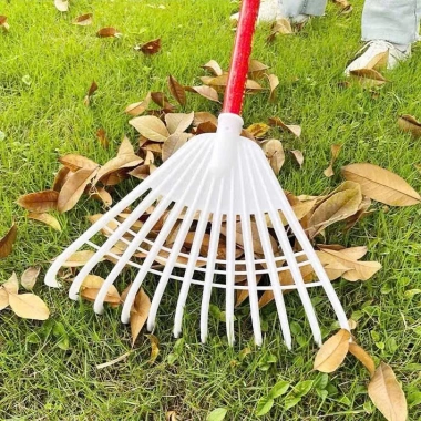 Cào đất, cào lá cây nhựa PP cao cấp – Dọn vườn trồng cây hoa 65.000 VND giảm từ 78.650 VND