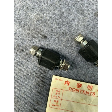 Cao Su Đỡ Giò Gà Honda Cub Đời Thấp Bộ 2 Cái Dày Bền Kèm Ốc 35.000 8 Cao Su Đỡ Giò Gà Honda Cub Đời Thấp Bộ 2 Cái Dày Bền Kèm Ốc 35.000 8