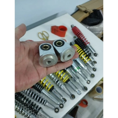 Cập chân phuộc sau Sirius 10 ly Wave RS100 S100 A100 2.006-2.016, giá 80.000 VND 4 Cập chân phuộc sau Sirius 10 ly Wave RS100 S100 A100 2.006-2.016, giá 80.000 VND 4