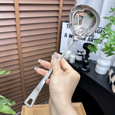 Cặp muôi múc canh Chokmen inox 18/10 tay cầm dài - Giá ưu đãi 189.000₫ 9 Cặp muôi múc canh Chokmen inox 18/10 tay cầm dài - Giá ưu đãi 189.000₫ 9