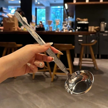 Cặp muỗi múc canh lẩu inox 316 chockmen, muỗng vân tweed sang trọng 109.000₫ 9 Cặp muỗi múc canh lẩu inox 316 chockmen, muỗng vân tweed sang trọng 109.000₫ 9