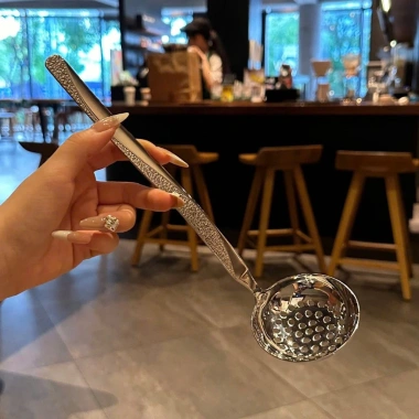 Cặp muỗi múc canh lẩu inox 316 chockmen, muỗng vân tweed sang trọng 109.000₫ 10 Cặp muỗi múc canh lẩu inox 316 chockmen, muỗng vân tweed sang trọng 109.000₫ 10