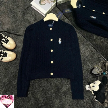 Cardigan Áo Dài Len Thêu Gấu Khuy Dày Dặn, Form Đẹp Freesize, Phong Cách Nhẹ Nhàng, Mềm Mịn – Giá 380.000 VND 6 Cardigan Áo Dài Len Thêu Gấu Khuy Dày Dặn, Form Đẹp Freesize, Phong Cách Nhẹ Nhàng, Mềm Mịn – Giá 380.000 VND 6